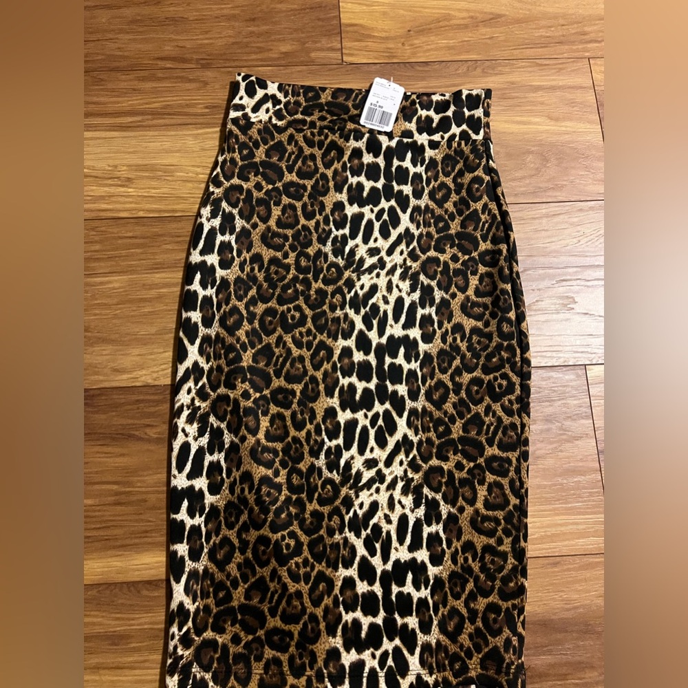Forever 21 Leopard Print Pencil Skirt